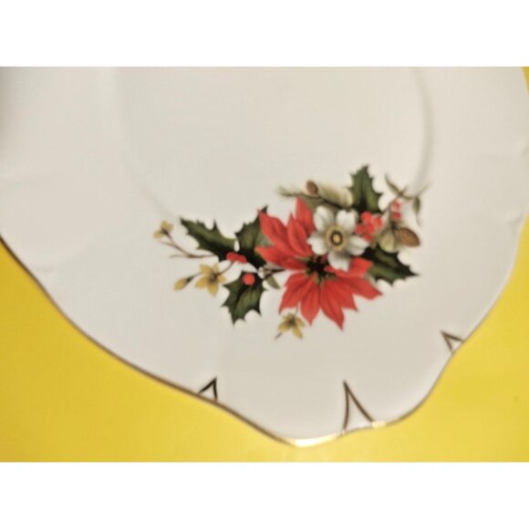 Sadler 3975 Christmas Poinsettia Lugged Cake Serving Plate - Picture 5 of 8